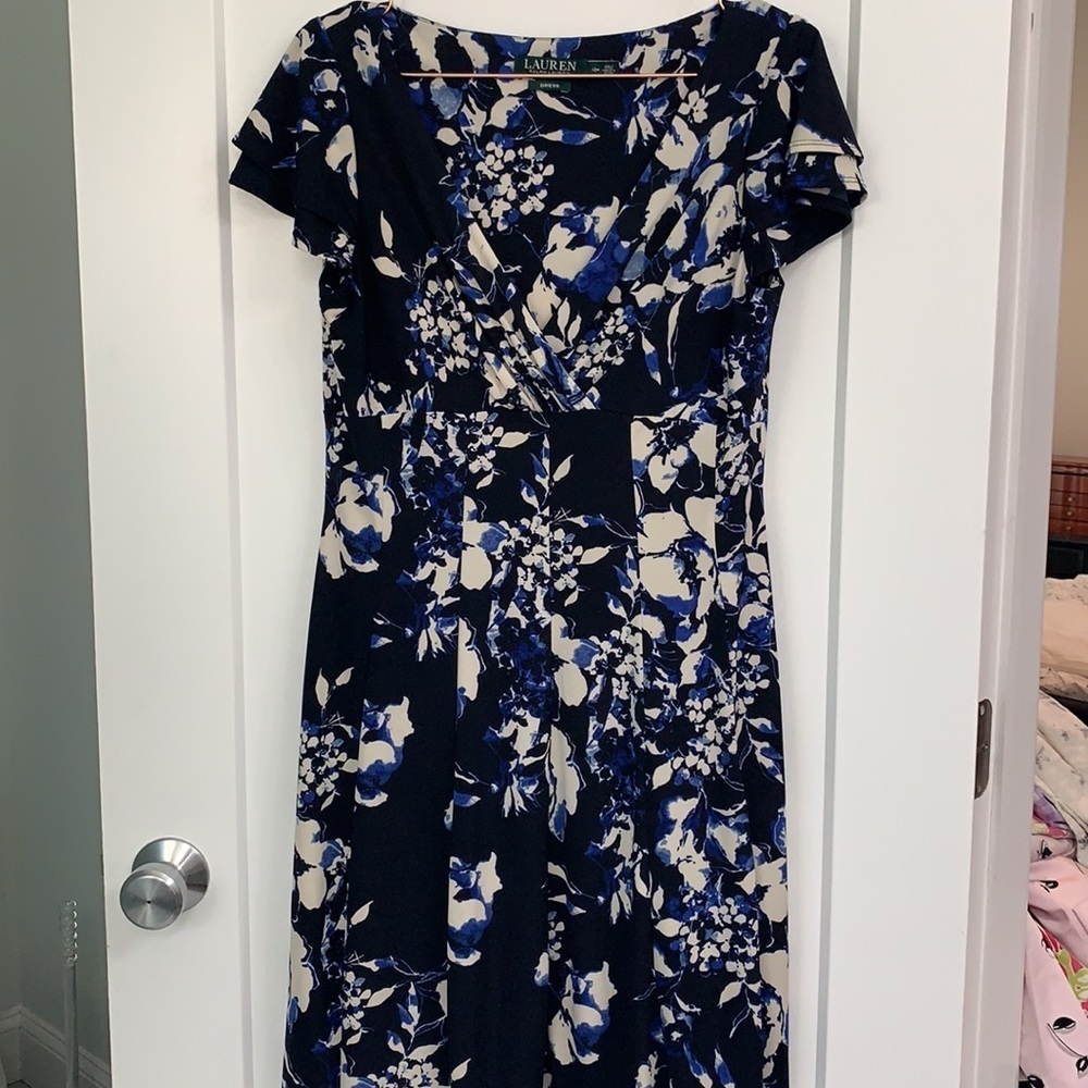RALPH LAUREN BLUE & WHITE FLORAL PATTERN